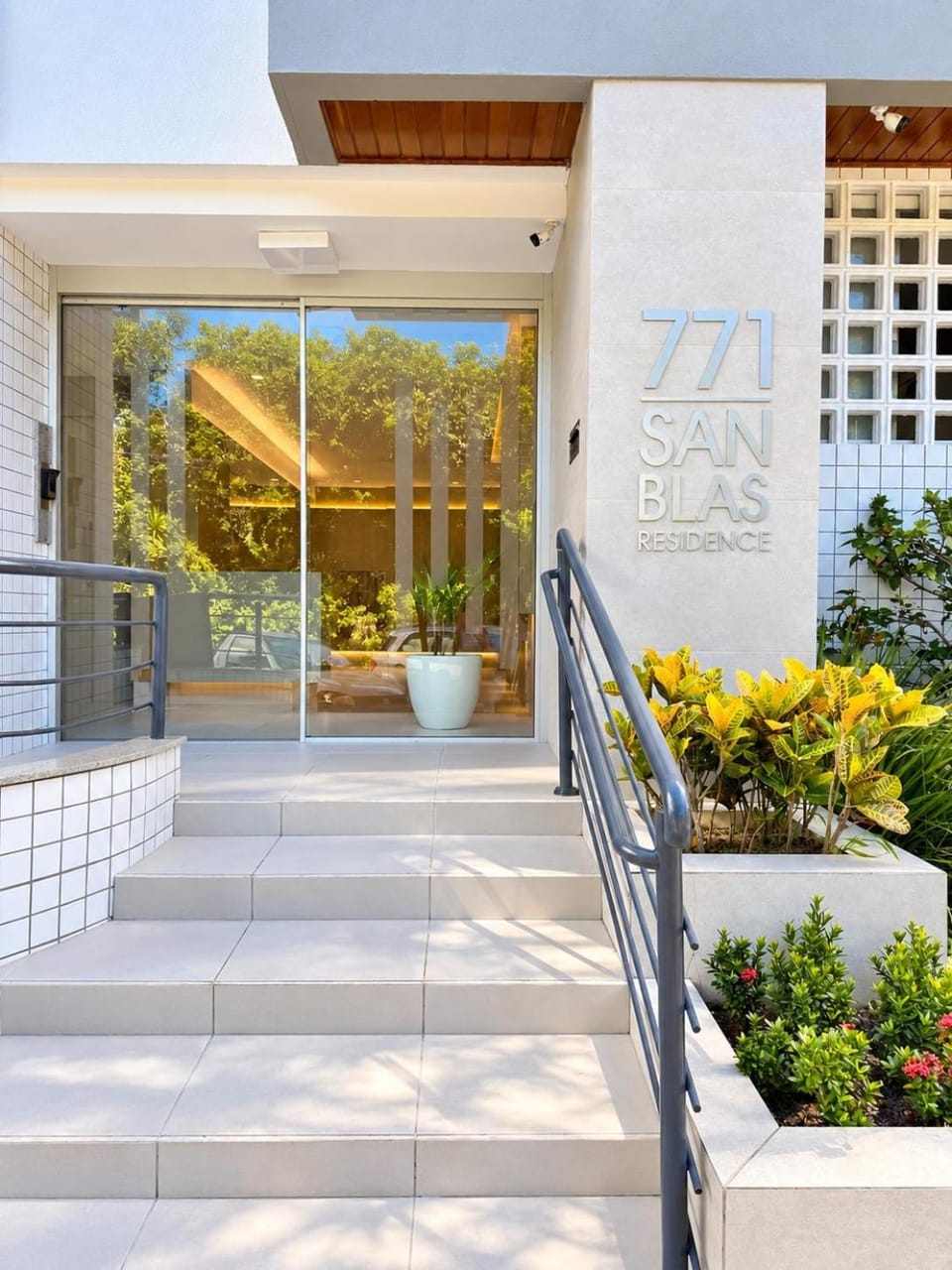 Apê Tropical | Open Shopping I Piscina I Garagem Apartment in Florianopolis