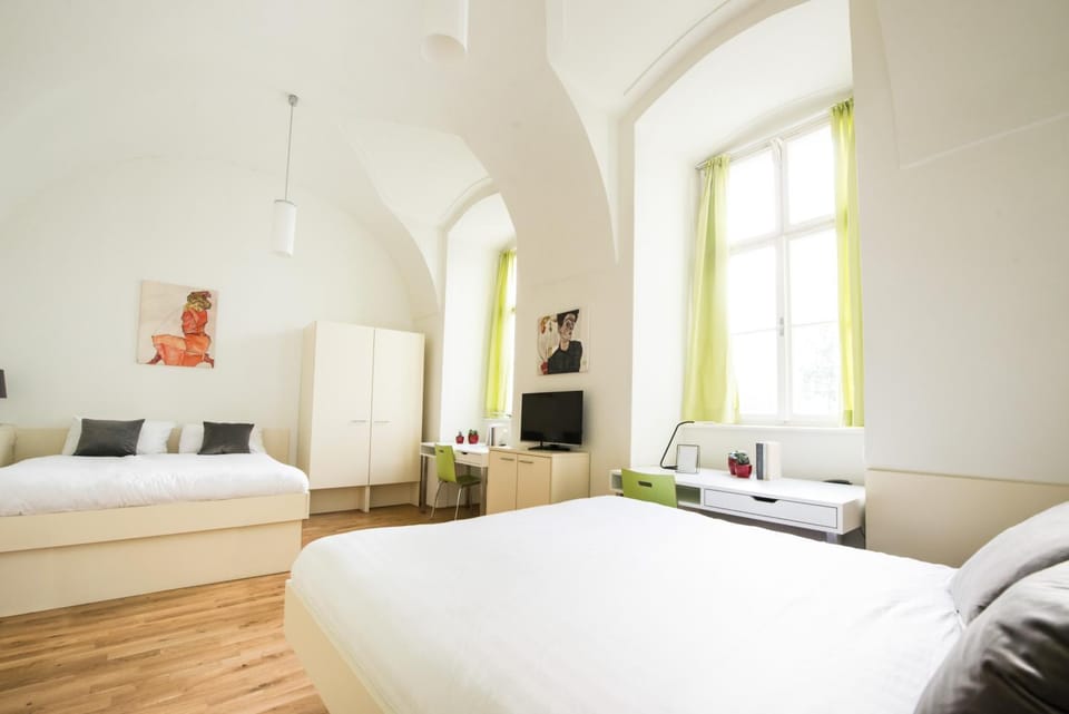 Bed, Photo of the whole room, Decorative detail