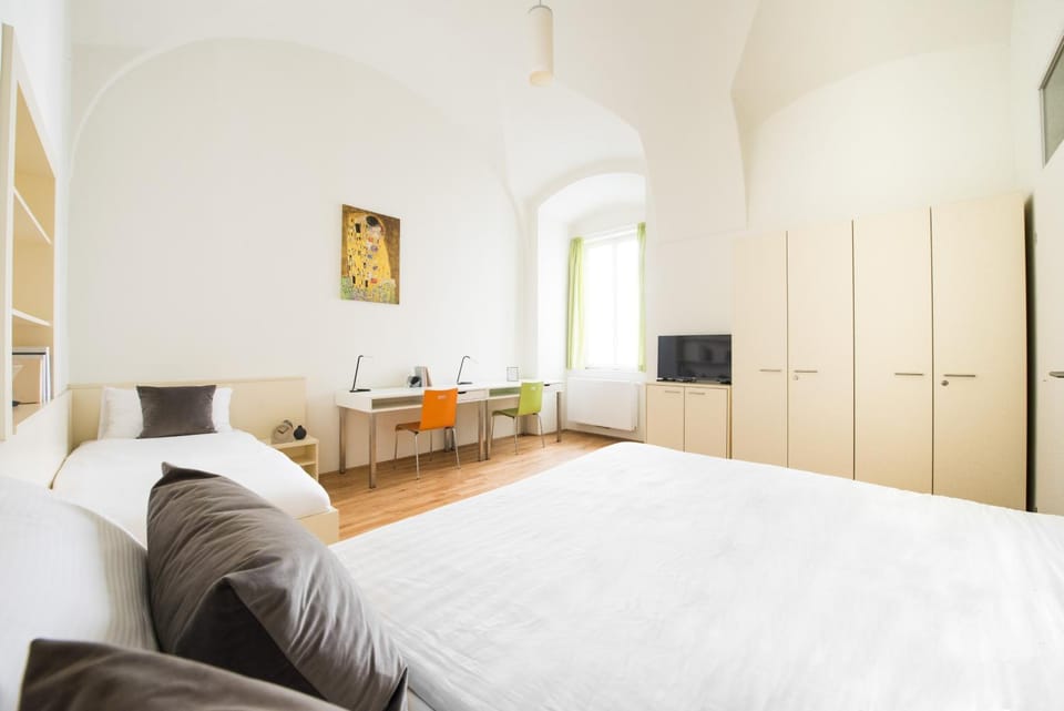 Bed, Photo of the whole room, Decorative detail, Bedroom