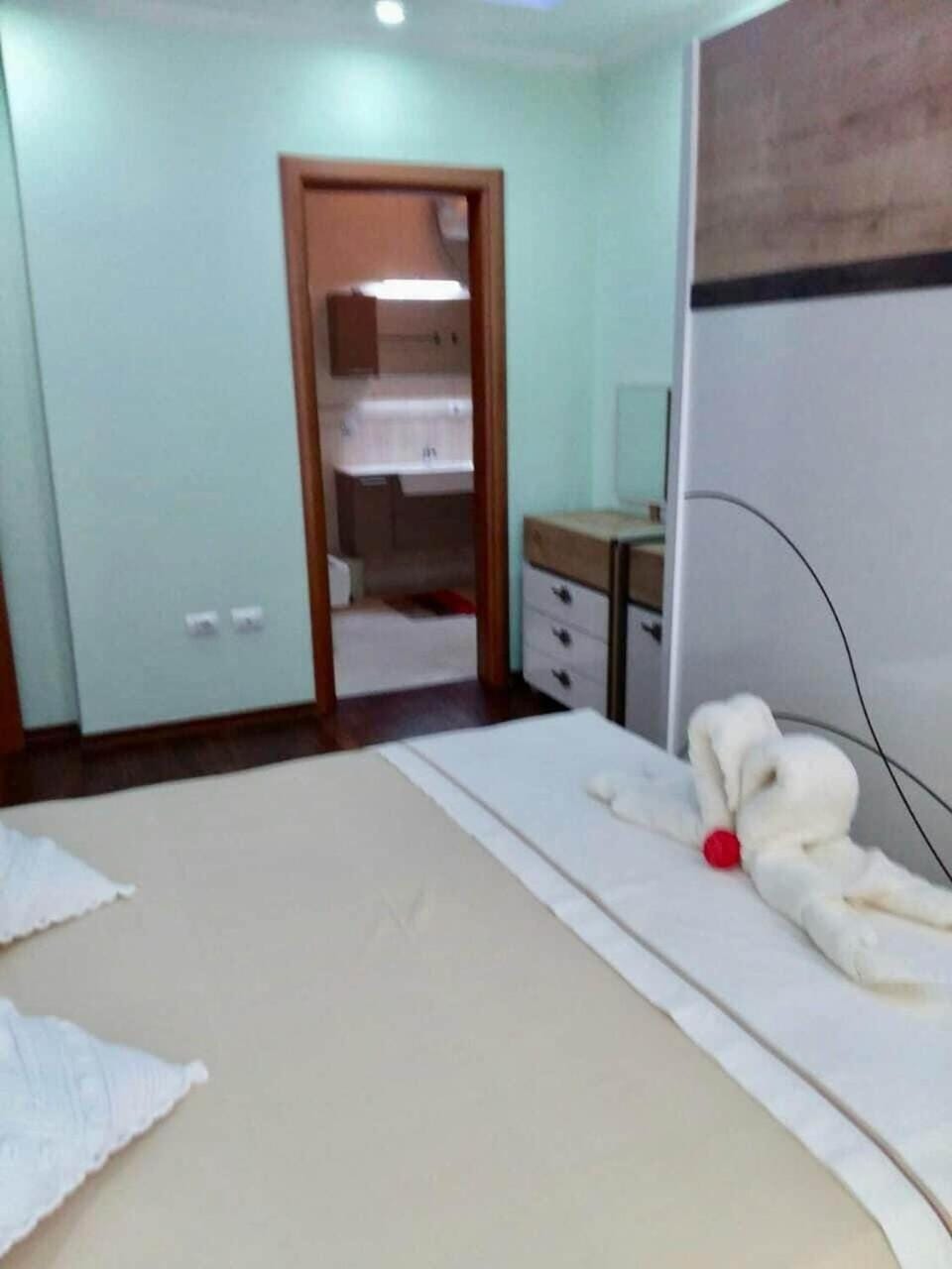 Bed, Bedroom, towels, wardrobe