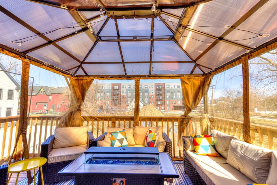 Patio, Balcony/Terrace, Seating area