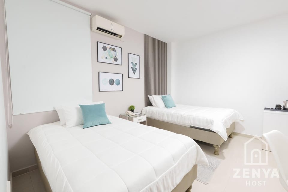 Bed, Photo of the whole room, Bedroom, air conditioner