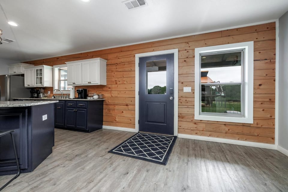 Facade/entrance, Kitchen or kitchenette, Photo of the whole room, On site