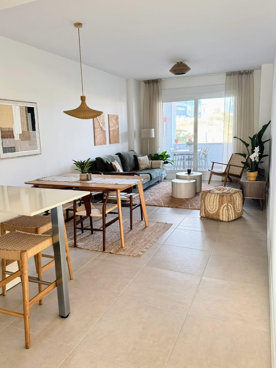 Living room, Seating area, Dining area