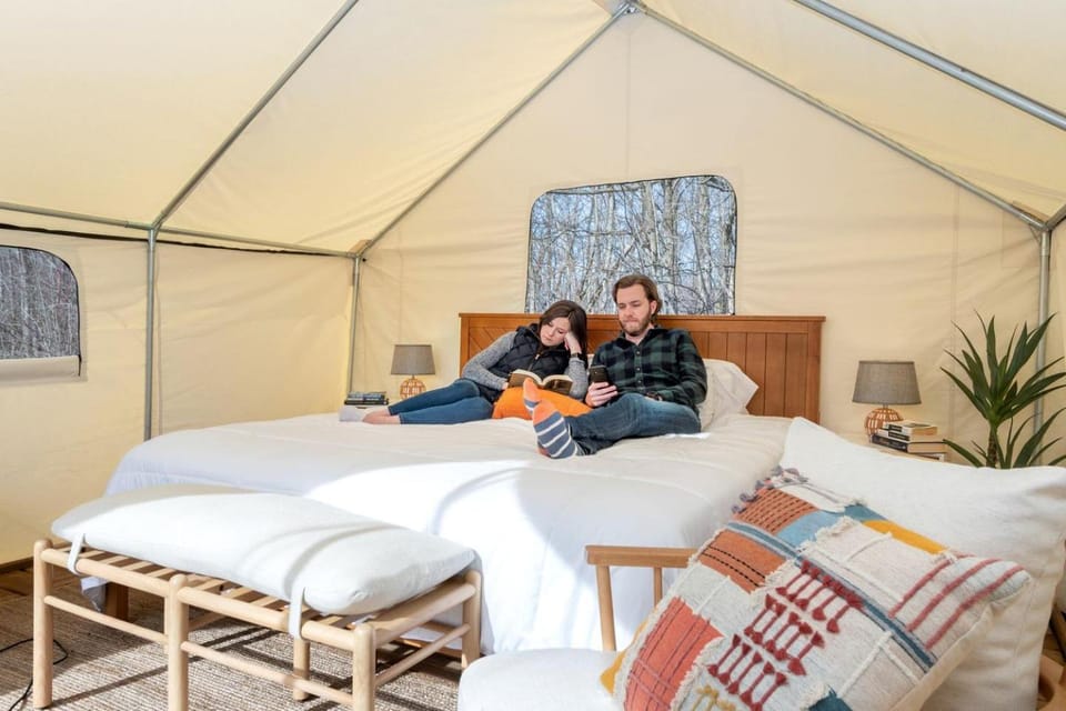 Fabulous Michigan Glamping Getaway near South Haven Luxury tent in Michigan