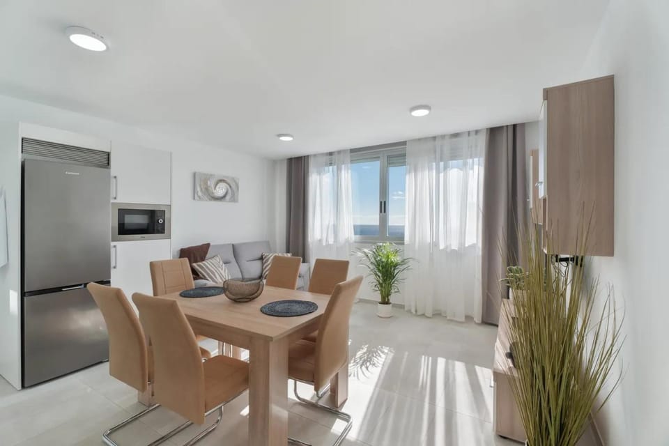 TV and multimedia, Living room, Seating area, Dining area