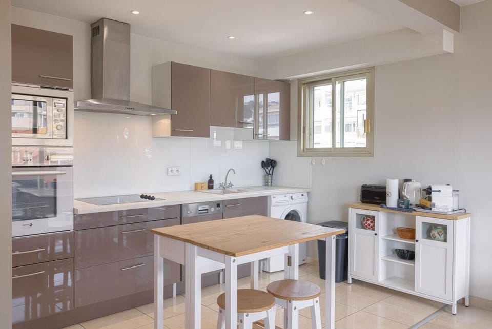 Cannes 77 - Terrasse, spacieux, clim, paisible Apartment in Cannes