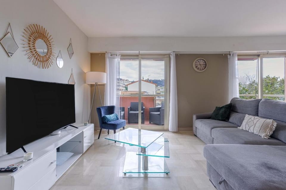 Cannes 77 - Terrasse, spacieux, clim, paisible Apartment in Cannes