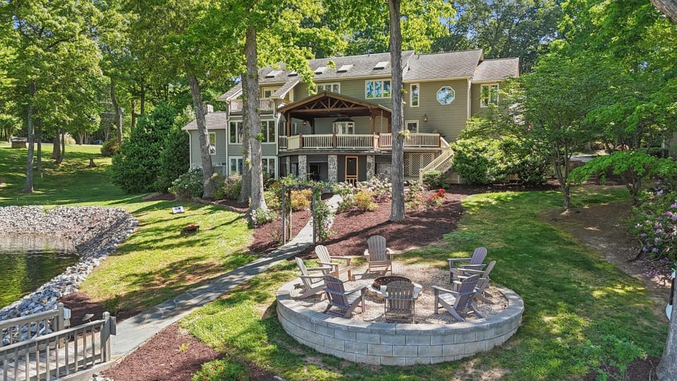 Sunset Paradise House in Lake Norman