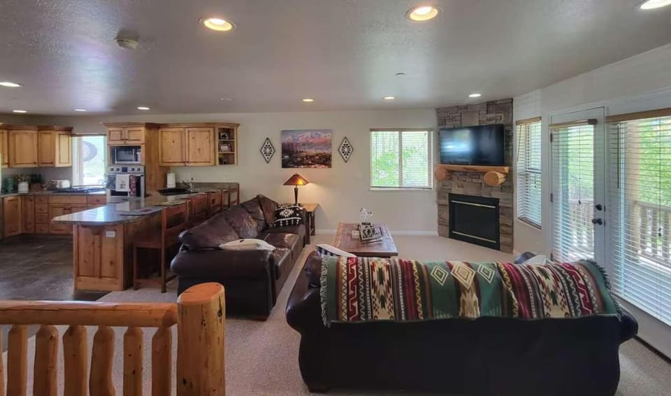 Cowboy Ski Condo Near Powder Mountain Eden Utah All Season Retreat Golf and Ski Resort House in Utah