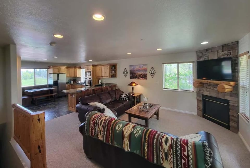Cowboy Ski Condo Near Powder Mountain Eden Utah All Season Retreat Golf and Ski Resort House in Utah