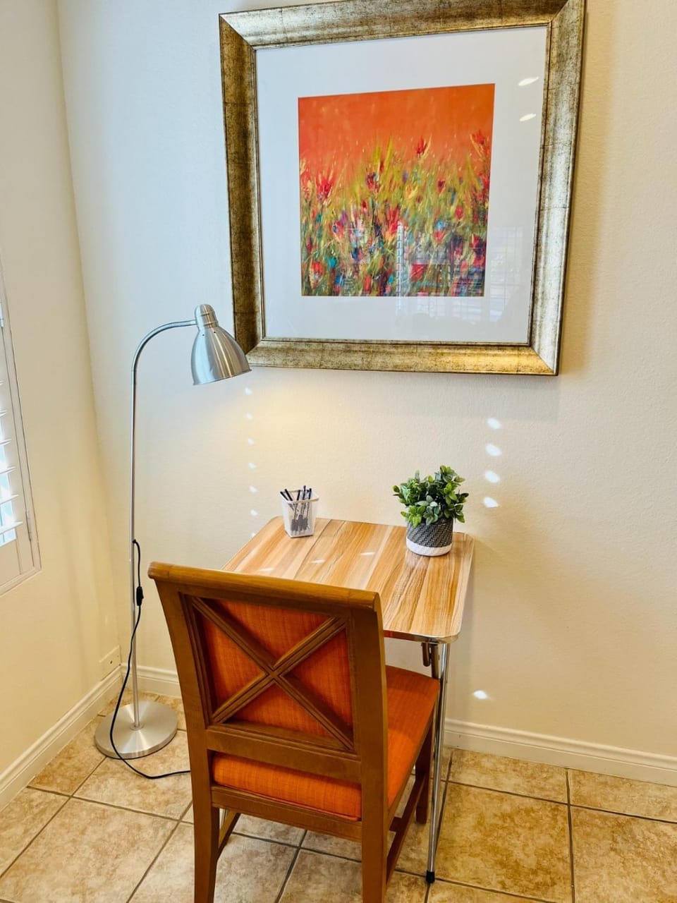 Room in Cheerful 2-bed House - Shared bathroom Vacation rental in Summerlin