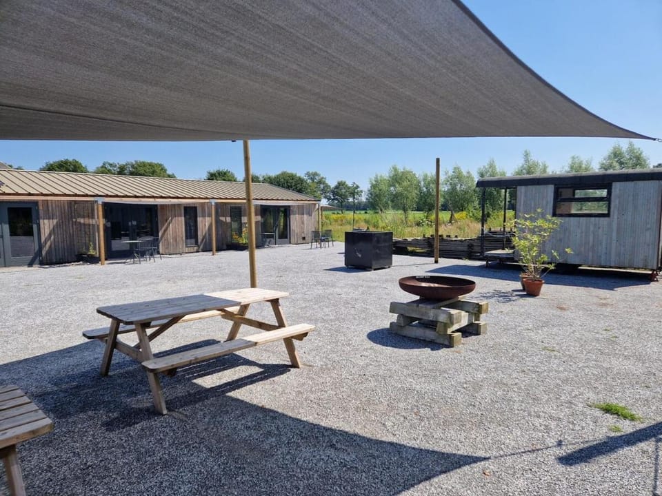 Patio, BBQ facilities, Garden