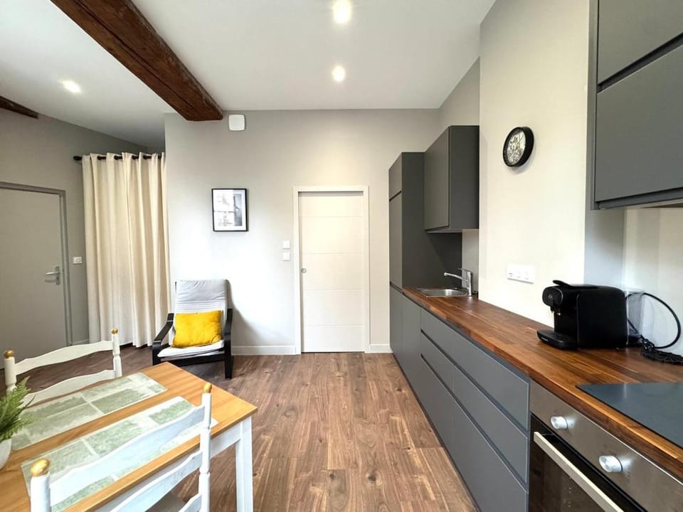 Appartement agréable proche gare Apartment in Auvergne-Rhône-Alpes