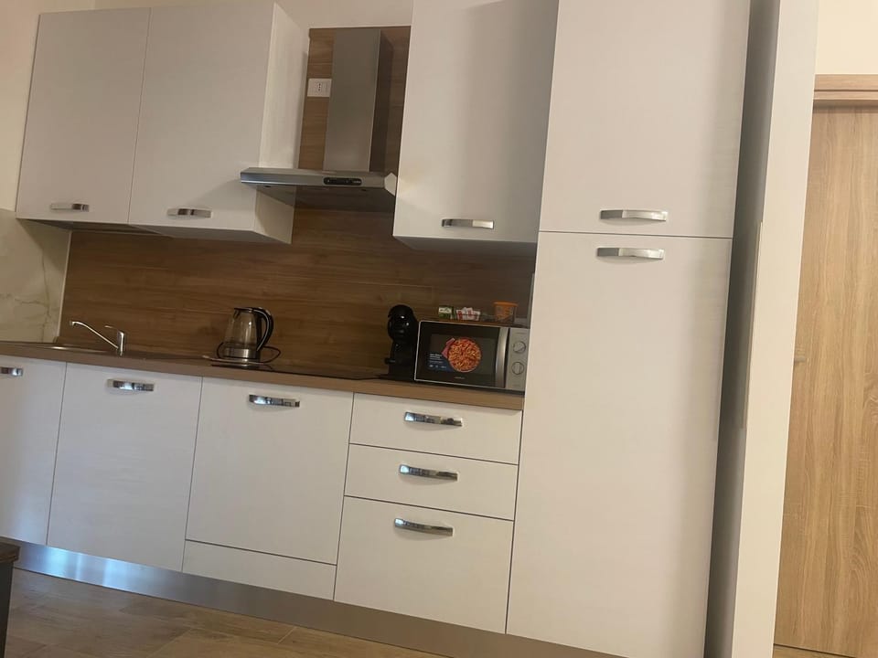 Shower, Bathroom, Kitchen or kitchenette
