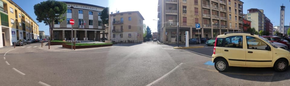 airport room -1 Bed and Breakfast in Lombardy