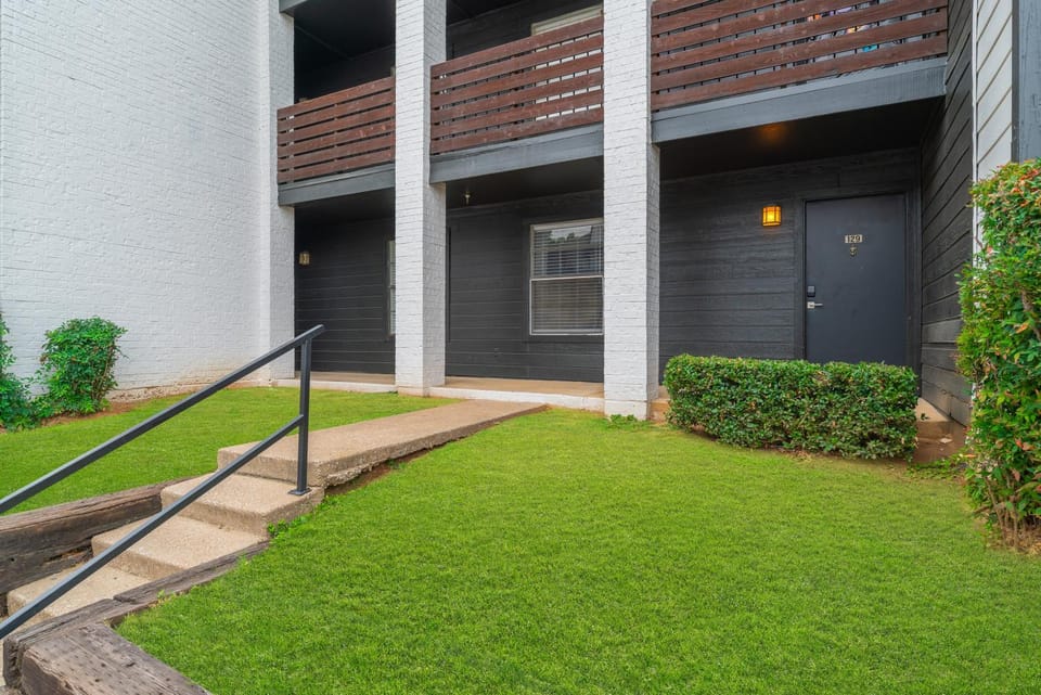 The Landry 174 Spacious and Cozy 2 Bedroom 2bth Apartment in Arlington