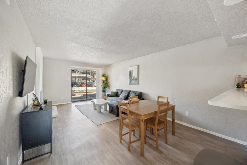 The Landry 174 Spacious and Cozy 2 Bedroom 2bth Apartment in Arlington