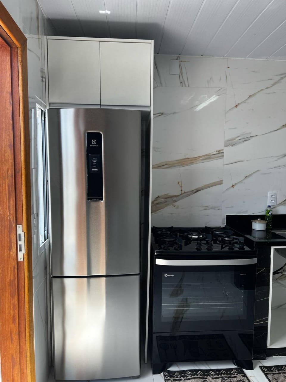 Kitchen or kitchenette, oven, stove