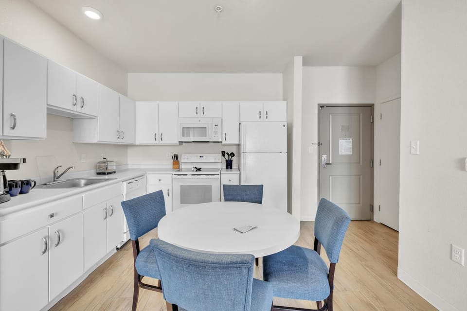 Simplicity At the Rim 1101 I Comfy 2 Bed 2 Bath Apartment in San Antonio