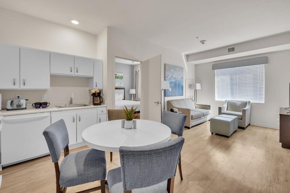 Simplicity At the Rim 1106 I Comfy 2 Bed 2 Bath Apartment in San Antonio