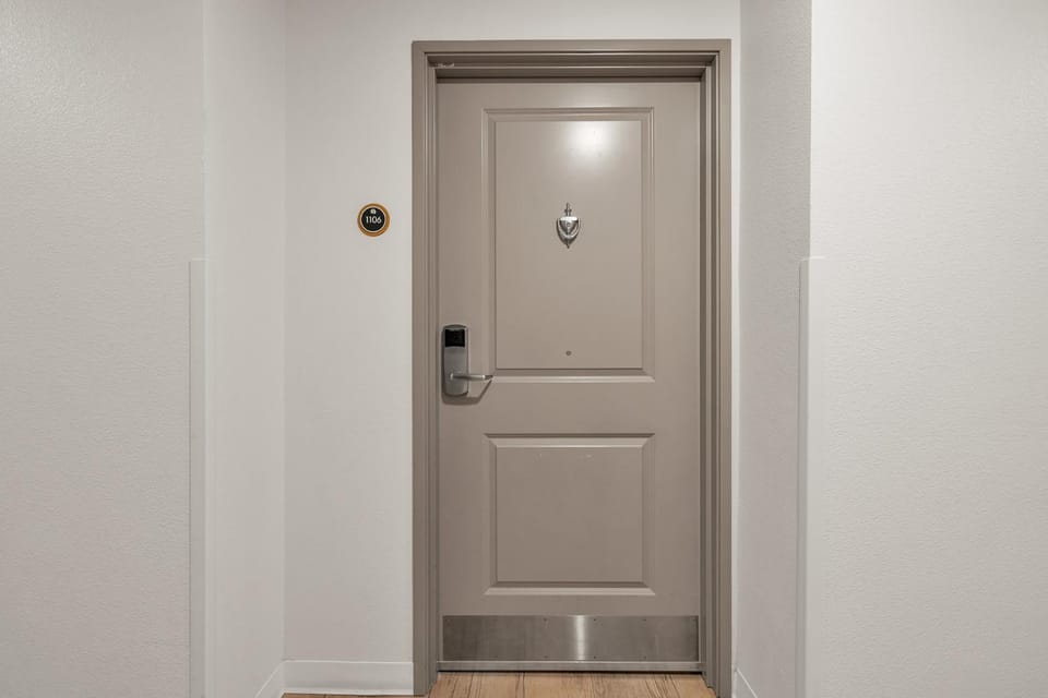 Simplicity At the Rim 1106 I Comfy 2 Bed 2 Bath Apartment in San Antonio