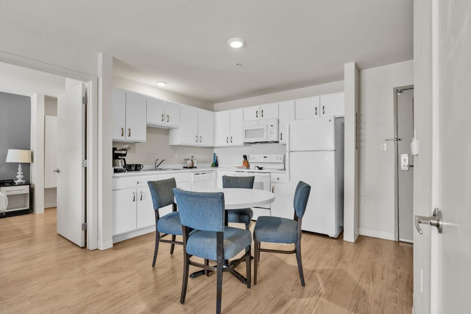 Simplicity At the Rim 1201 I Comfy 2 Bed 2 Bath Apartment in San Antonio