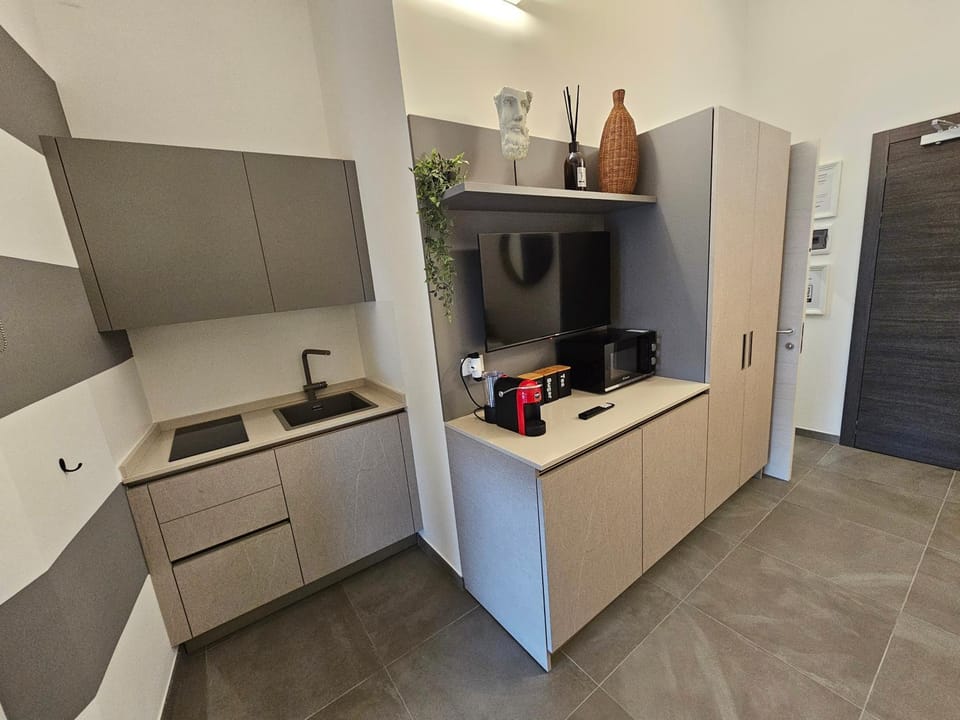 Kitchen or kitchenette, Photo of the whole room, Breakfast, stove