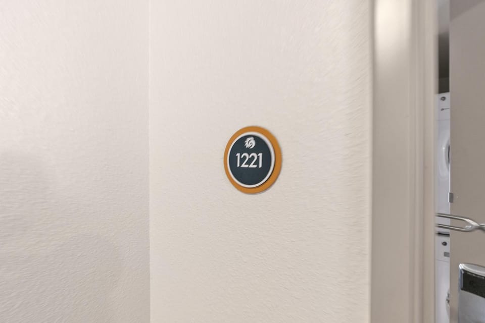 Simplicity At the Rim 1221 I Comfy 2 Bed 2 Bath Apartment in San Antonio