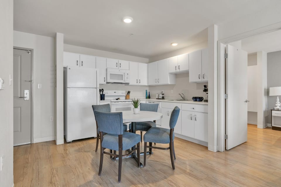 Simplicity At the Rim 1321 I Comfy 2 Bed 2 Bath Apartment in San Antonio