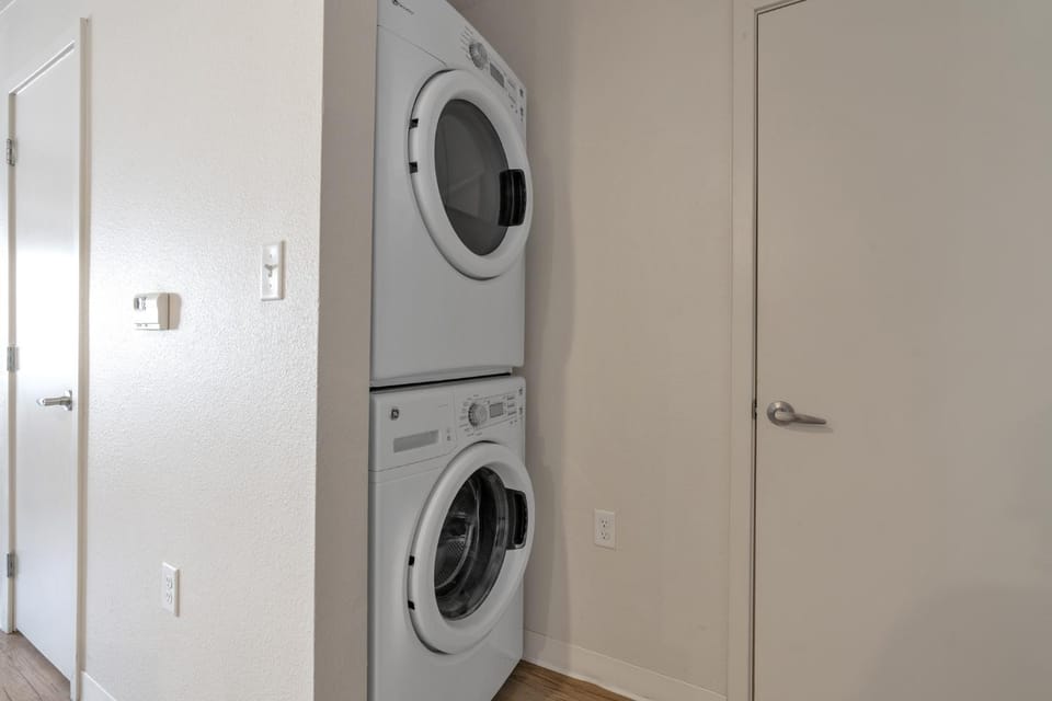 Simplicity At the Rim 1321 I Comfy 2 Bed 2 Bath Apartment in San Antonio