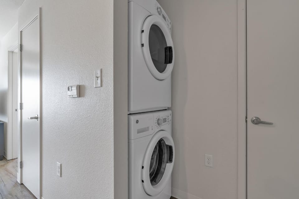 Simplicity At the Rim 1406 I Comfy 2 Bed 2 Bath Apartment in San Antonio