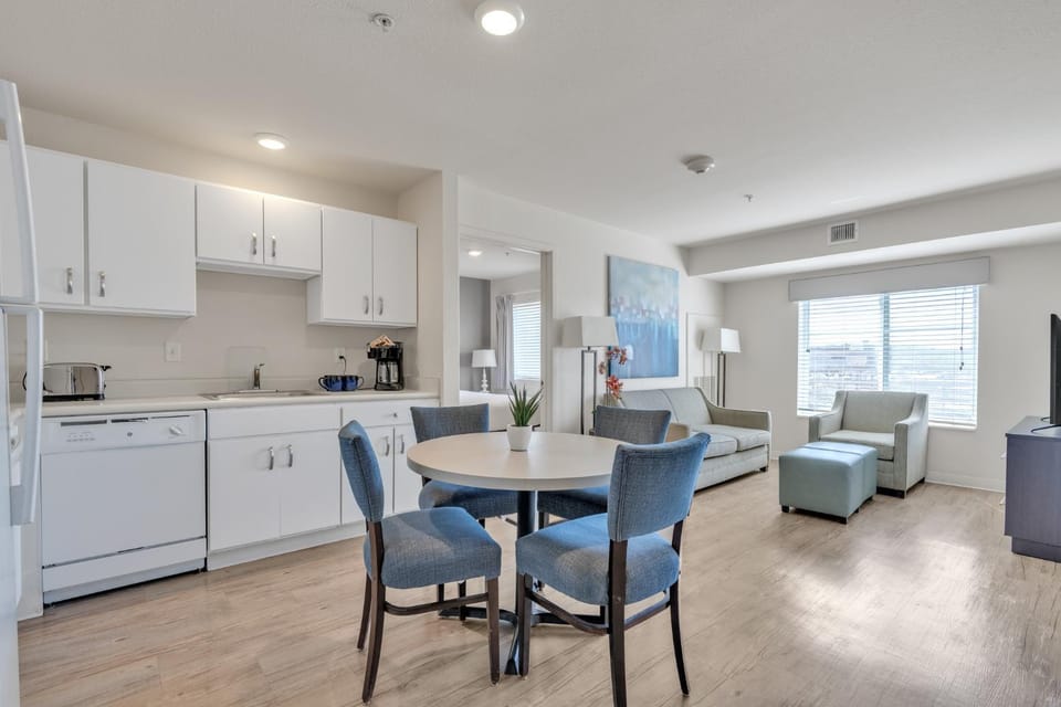 Simplicity At the Rim 1406 I Comfy 2 Bed 2 Bath Apartment in San Antonio
