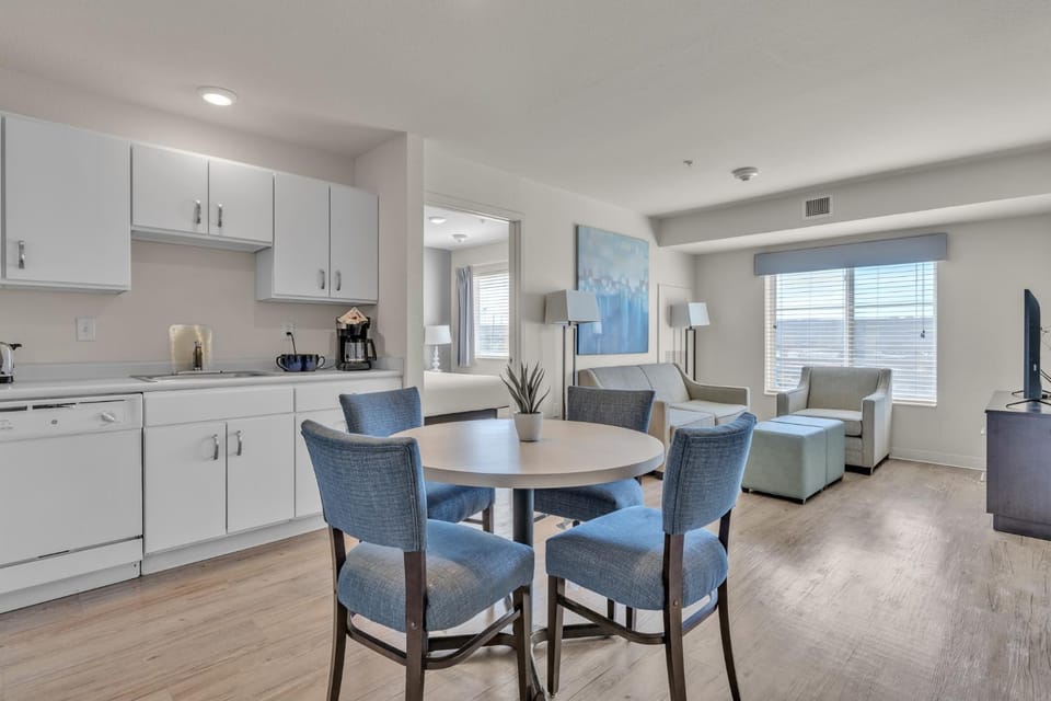 Simplicity At the Rim 1416 I Comfy 2 Bed 2 Bath Apartment in San Antonio