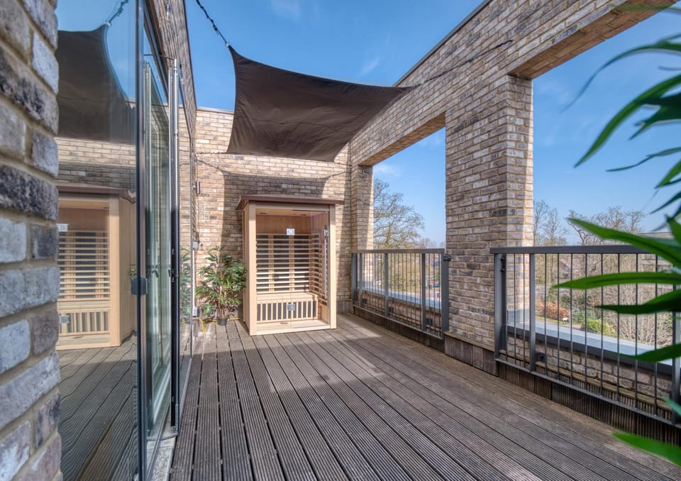 Property building, Sauna, Balcony/Terrace