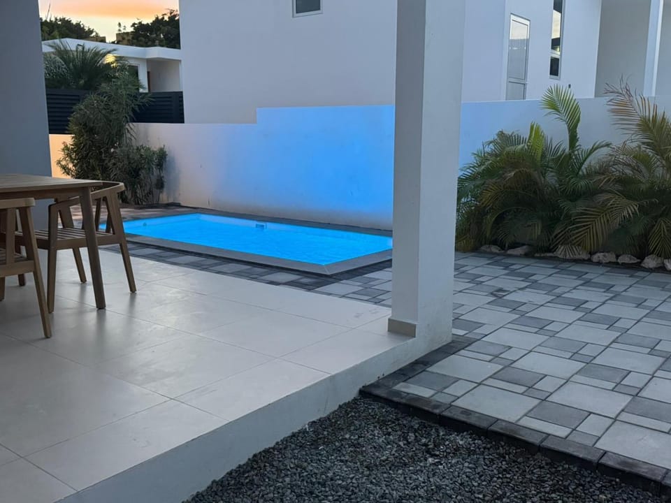 Garden, Swimming pool