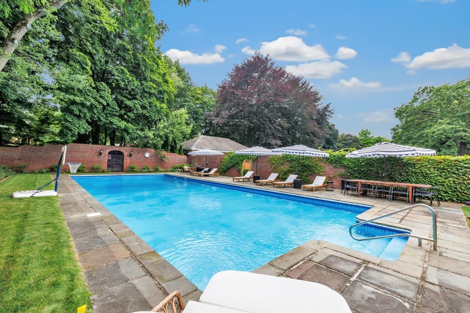 Private Resort Mansion with Pool House in Bridgeport