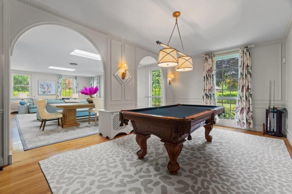 Private Resort Mansion with Pool House in Bridgeport