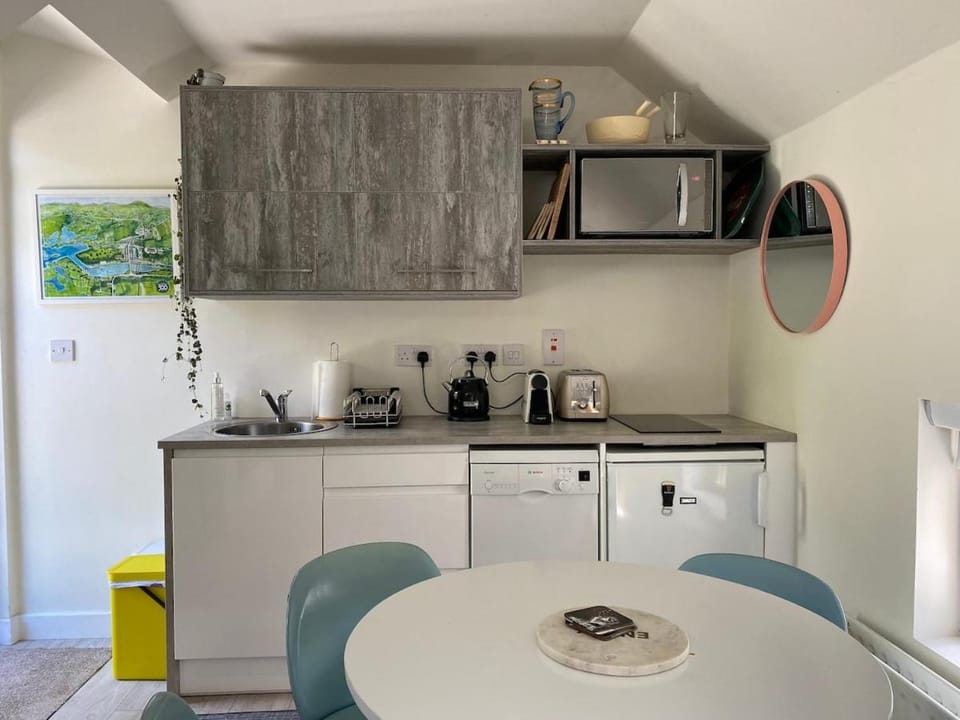 Beautiful renovated stone house for 2, Dog friendly, Quayside location House in County Mayo