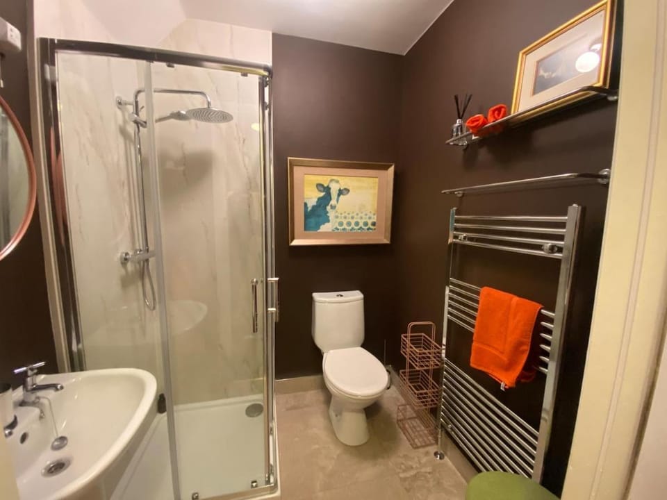 Beautiful renovated stone house for 2, Dog friendly, Quayside location House in County Mayo