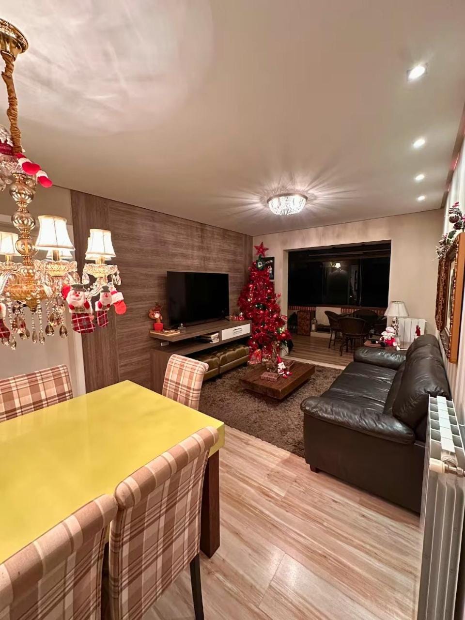 Communal lounge/ TV room, TV and multimedia, Living room, Seating area, Evening entertainment