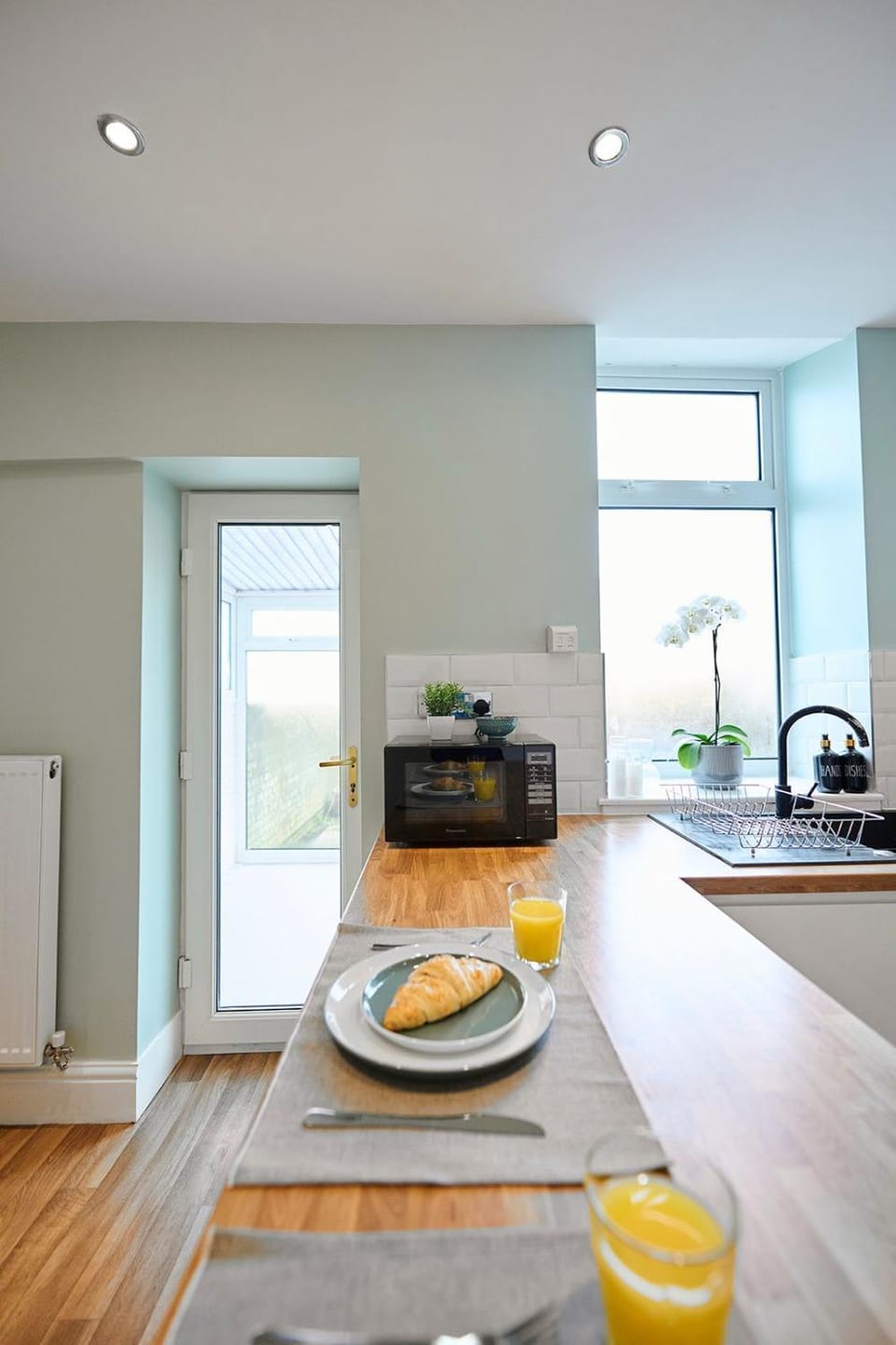 2 Bedroom House- Contractors - Families - Sleeps 4 House in Ribble Valley District