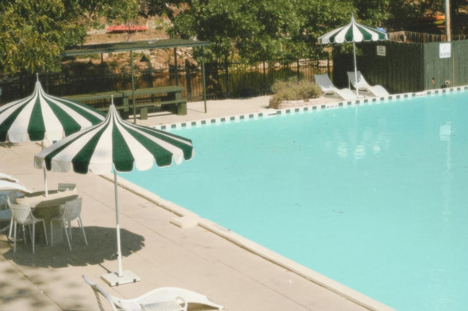 Swimming pool, sunbed