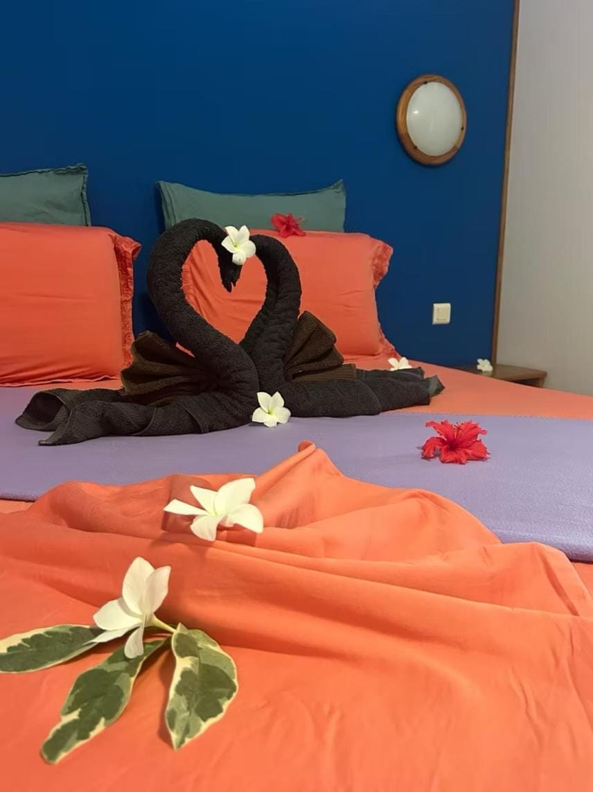 Pension Bounty Rangiroa - Art Gallery & Tropical Garden Bed and Breakfast in French Polynesia