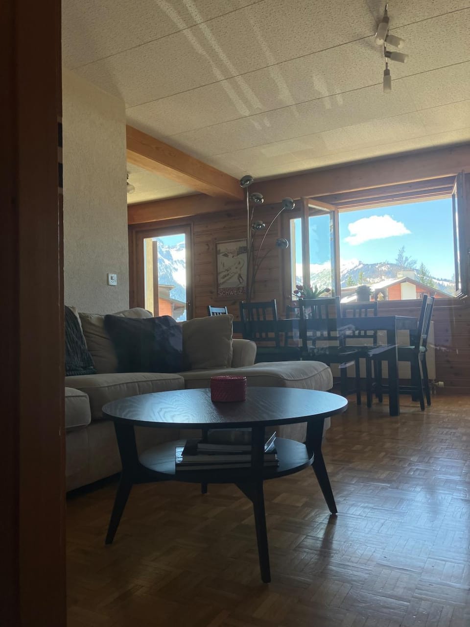 Large central apt with view Apartment in Ollon