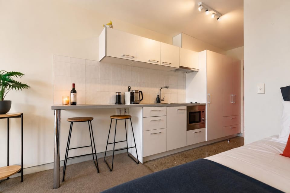 Seating area, kitchen