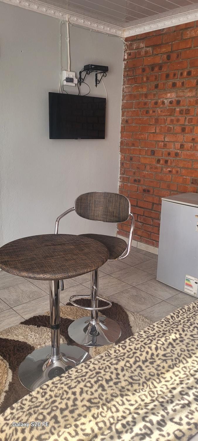 Mrakes Guesthouse Bed and Breakfast in North West, South Africa