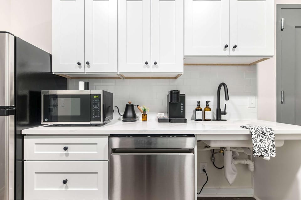 Dynamic Stay Connected Comfort Steps from Atrium Apartment in Macon