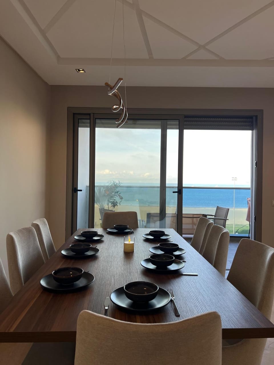Seating area, Dining area, Food