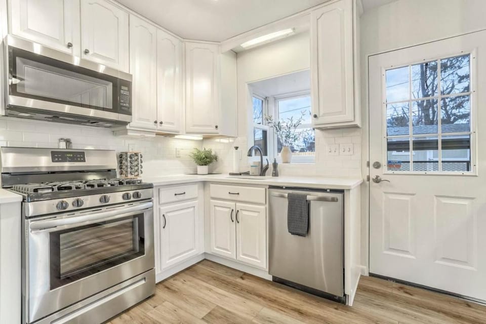 El Sereno Ascent Pet-Friendly Executive Home House in Colorado Springs